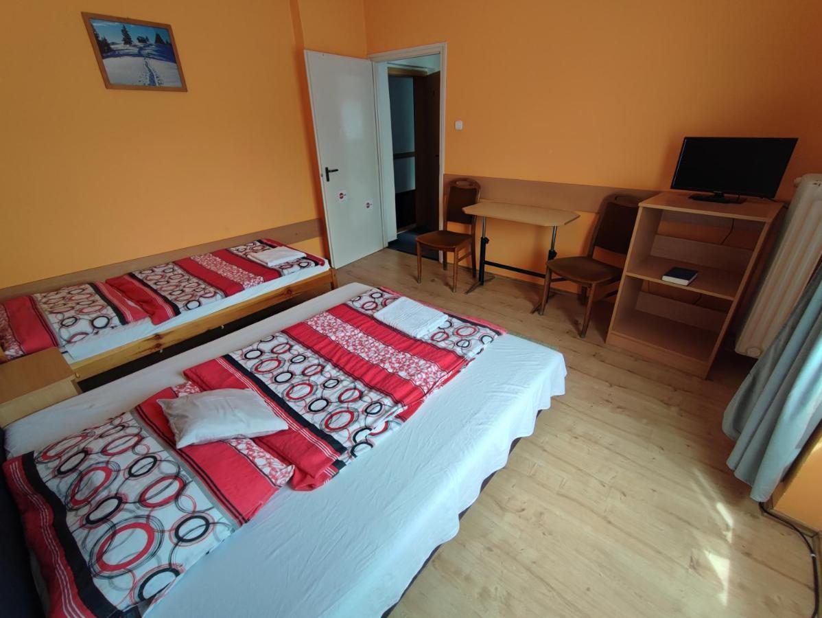 Hotel Beke Sziget Komlo Exterior photo